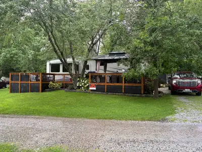 2020 Jayco Eagke 42 feet asking 70 thousand or best offer. Currently on a lot in Tay River Perth Ont...
