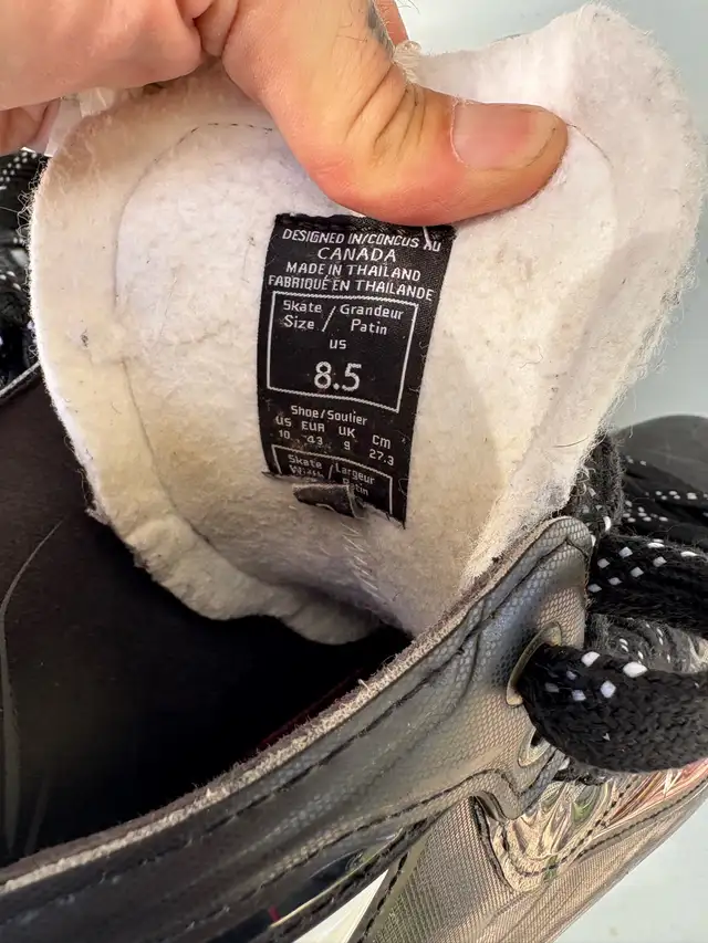 Quality hockey skates Ccm size 8.5 D in Hockey in Guelph - Image 6