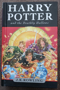 HARRY POTTER  AND THE DEADLY HALLOWS - HARDCOVER  2007