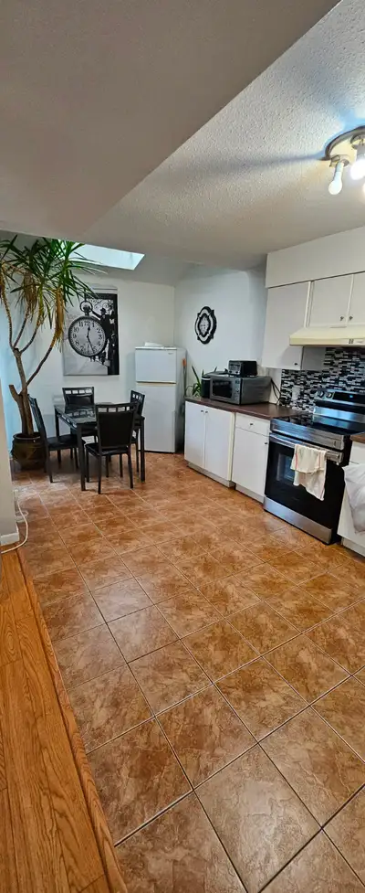 Available March 1st Master bedroom with washroom or just regular room in clean Burnaby house. Shared...