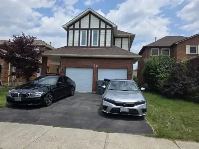 5 Bedroom 3 Bathroom house for rent in brampton.