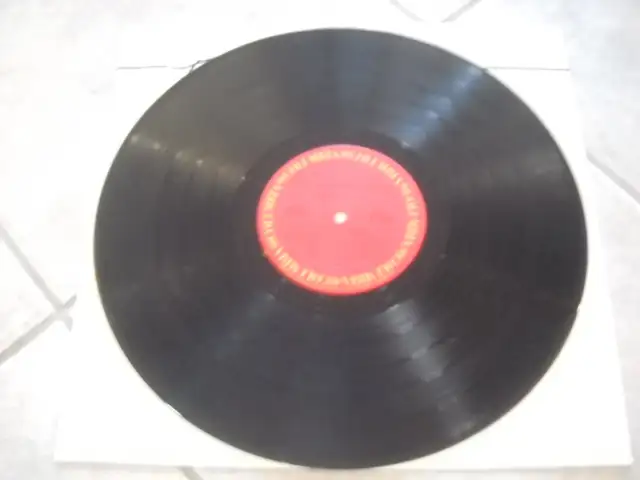 Disque vinyle Footloose bande originale du film in Arts & Collectibles in Saguenay - Image 7
