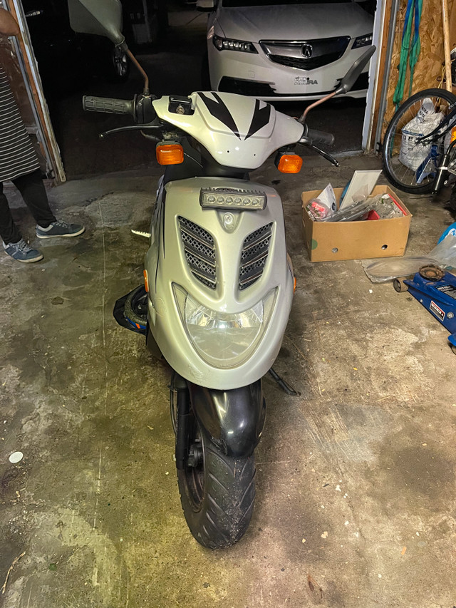 SCOOTER E-TON BEAMER MATRIX 2006 BONNE CONDITION 50CC automatic dans Scooters et minimotos  à Lac-Saint-Jean - Image 3