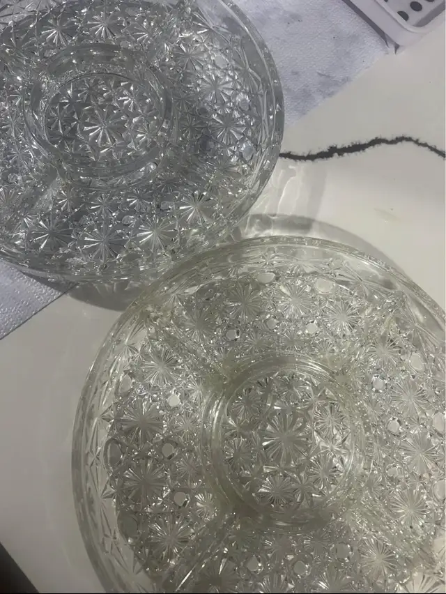 Glass dish477739907569438723