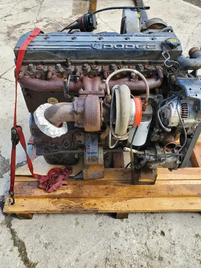 5.9L Cummins Engine - 2001 Comes out of a 2500 pickup truck Approx 220,000km on it running when take...