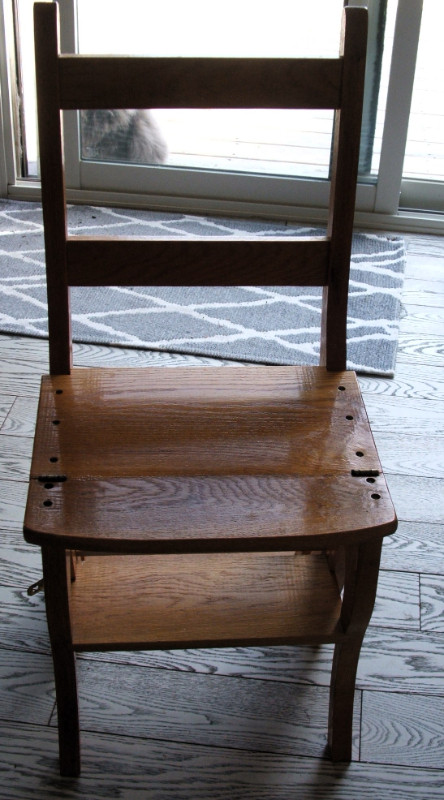 OAK Convertible Chair to 3 Step Stepstool;Handy in Kitchn/Pantry in Multi-item in Barrie - Image 3