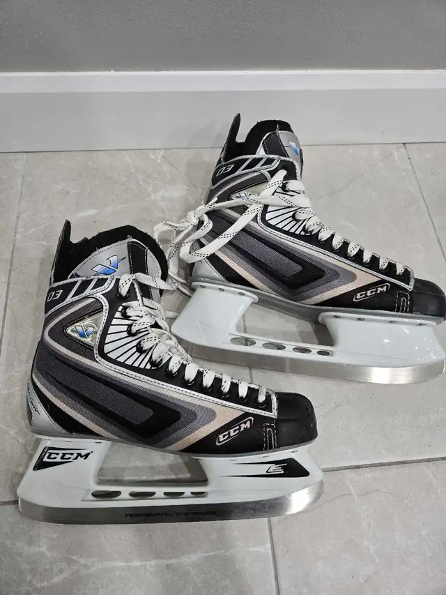 CCM Vector 03 Hockey Skates - Size 9.5 D in Hockey in Markham / York Region - Image 2