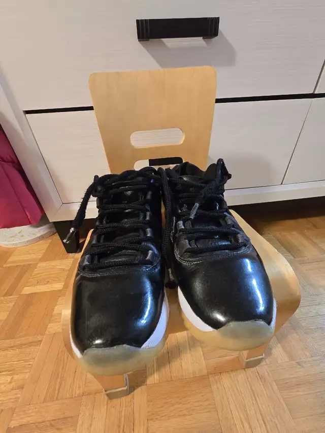 Jordan 11 low size 8.5 in Men's Shoes in Mississauga / Peel Region - Image 4