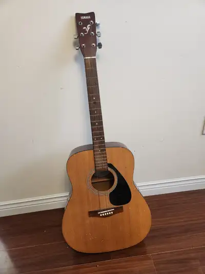 Yamaha F-310 Acoustic Dreadnought Guitar – for parts or repair, View more