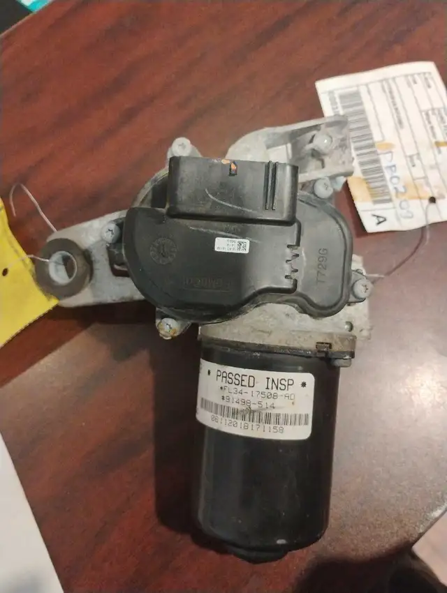 2018 Ford F150 Front Windsheild Wiper Motor in Other Parts & Accessories in City of Toronto - Image 3
