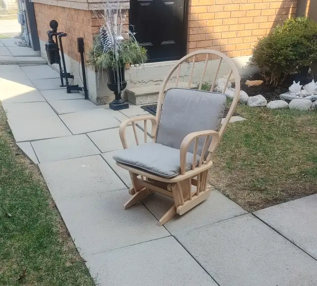 Wooden Chair $3062863732149891121