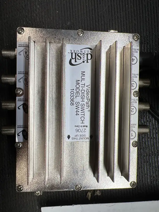  Satellite TV equipment in Video & TV Accessories in Saint John - Image 3