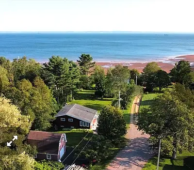 Cliffs of Fundy geopark , 3 bedroom 2 bathroom beachside home, View more