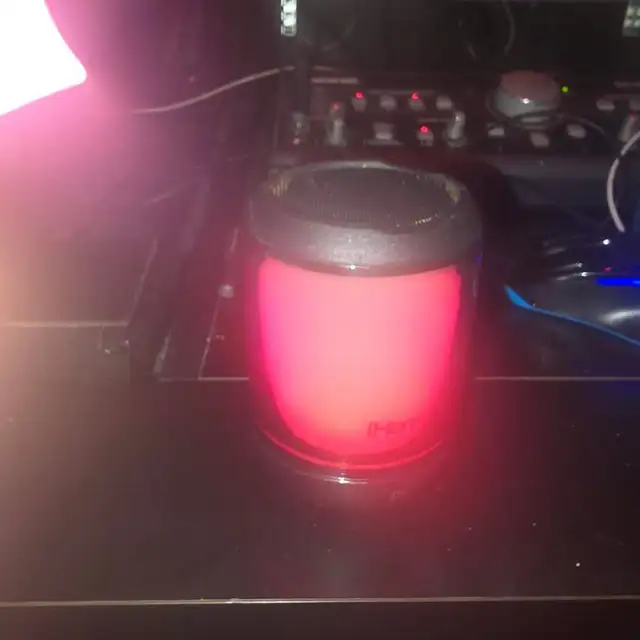 iHome Bluetooth Speaker64711645293057121