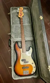 Squier precision Bass by Fender 