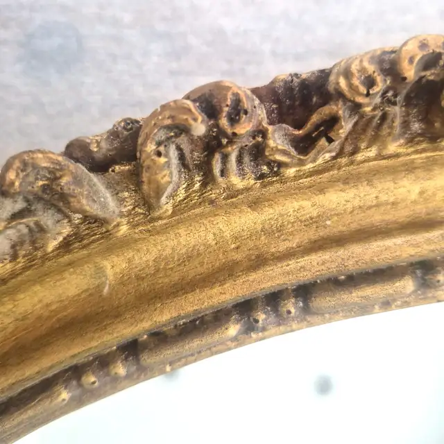 Vintage oval decorative wall mirror in Arts & Collectibles in London - Image 3