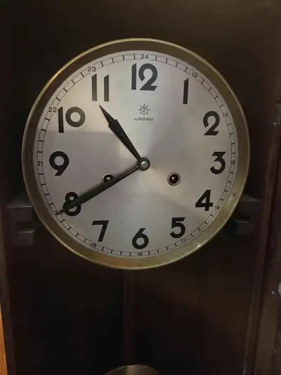 HORLOGE  ANTIQUE NON-FONCTIONNELLE, View more