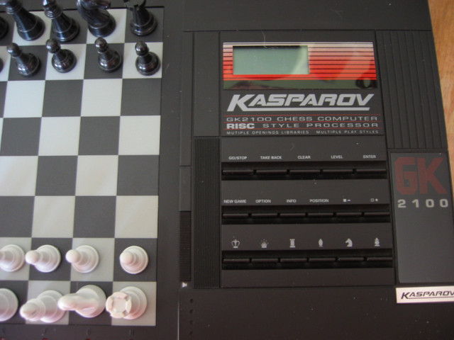 Rare Jeux d’échecs électronique Kasparov GK2100 dans Jouets et jeux  à Laval/Rive Nord - Image 3