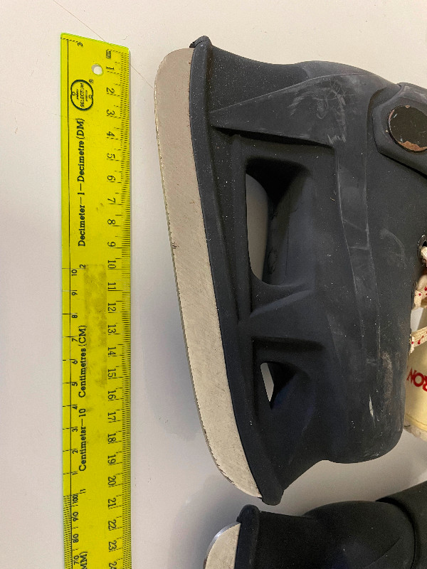 Patin à glace pour garçons dans Patins et patins à roulettes  à Drummondville - Image 2