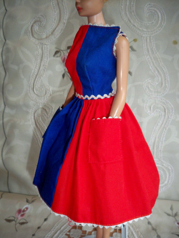 1963-64 Barbie "Fancy Free" Dress (No. 943), By:  Mattel in Arts & Collectibles in Fredericton - Image 3