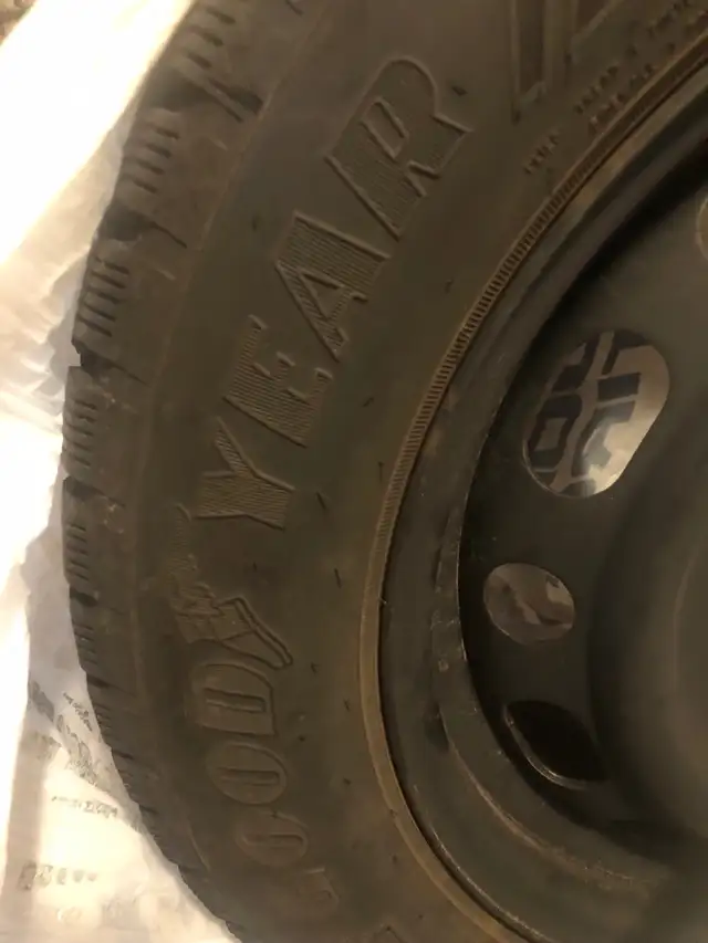 Goodyear Winter command tires 205 60 R16 on Rims 90% in Tires & Rims in City of Toronto - Image 3