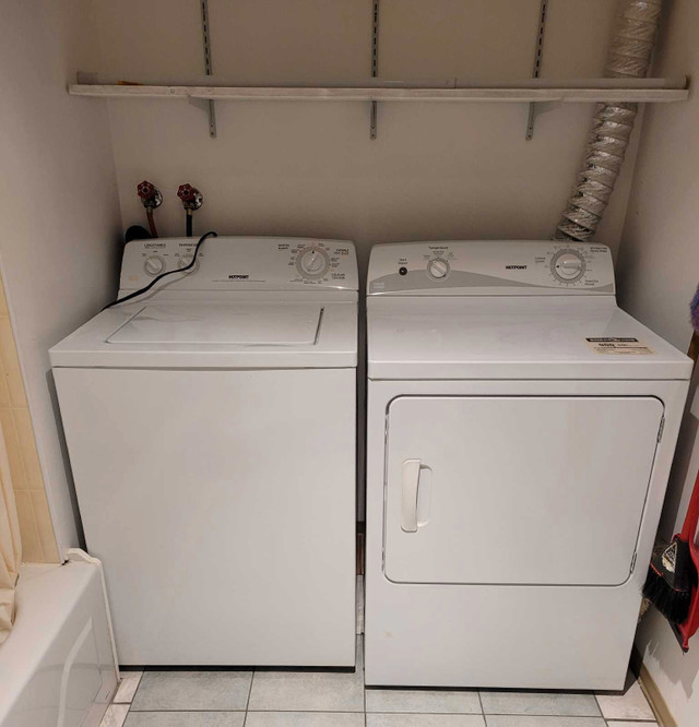 Laveuse et sécheuse HOTPOINT en parfaite condition dans Laveuses et sécheuses  à Ville de Montréal - Image 2