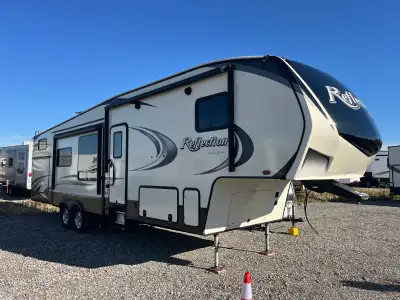 2018 Grand Design 311BHS fifth wheel. Family glamping at its finest. Main bedroom up front with priv...