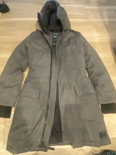 Aritzia TNA Golden Bancroft Parka, View more