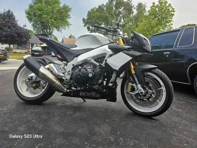APRILIA TUONO V4 1000R -Wheelie control -launch control -Road,Sport,Track mode (R,S,T) -Braided brak...