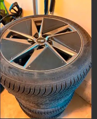 4x Fast Wheels EV01 with Nokian R5 EV winter tires - these R5 are the EV tires, not the cheaper SUV...