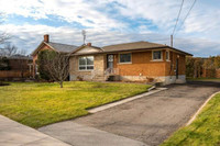 3 Beds 1 Bath House  - St Catharines (Upper Unit)