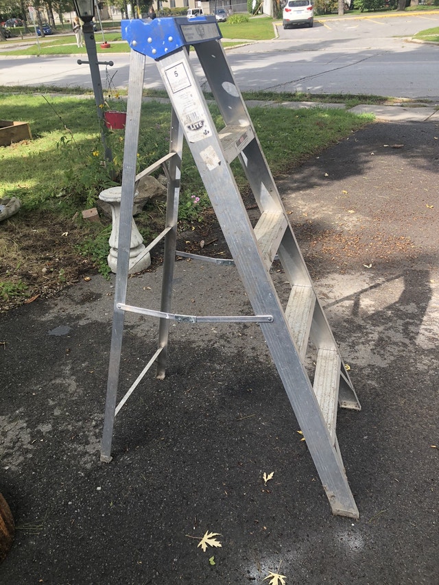 PENDING 5 foot Ladder LITE step ladder 50 Ladders & Scaffolding