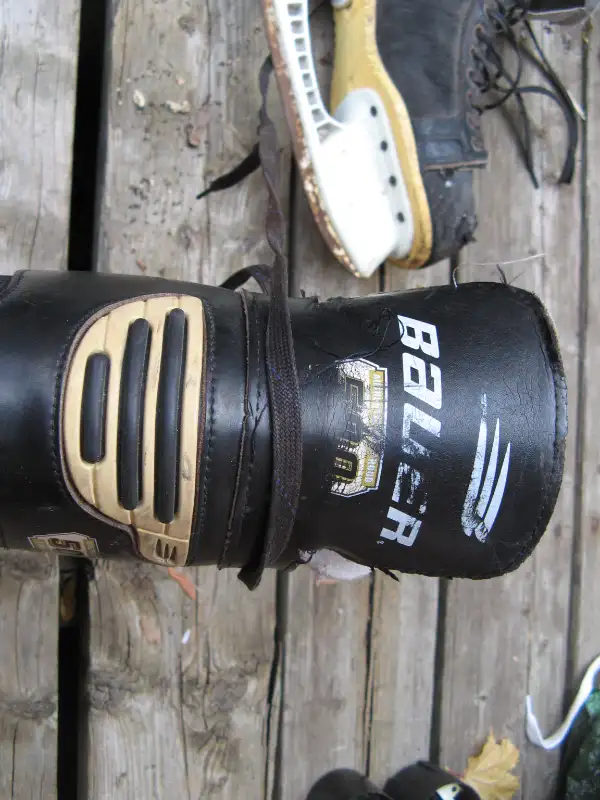 Men's Bauer hockey skates in Skates & Blades in Mississauga / Peel Region - Image 5