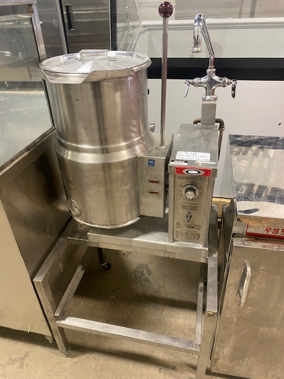 You are viewing a commercial 6 gallon / 23 Liter tilting electric used Steam Kettle for soups and sa...