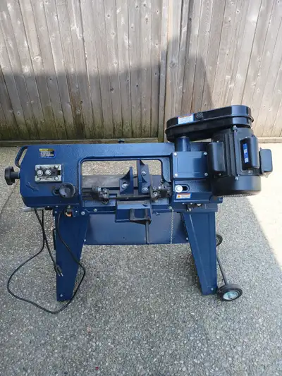 Power Fist Lightly Used 4.5 Inch Metal Cutting Band Saw 120v 6.5amp 64.5" x 1/2"