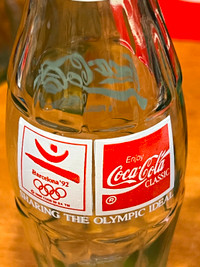 COCA COLA BOTTLE 1992 Olympics, Barcelona Spain, 8floz Vintage G