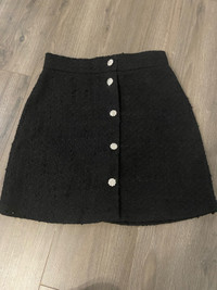 H&M black skirt for sale (size M)