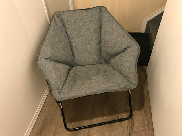 Portable Folding Papasan/Saucer Lounge Chair in Chairs & Recliners in Saskatoon