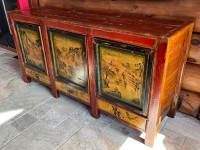 Buffet antique de style asiatique 