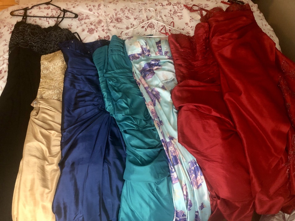 Robe De Soirée Longue BCBG Max Azria Couleur Crème - Taille 4, Bretelles Spaghetti, Neuve Sans étiquettes, Pour événement Formel