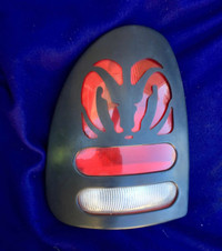 1998 1999 2000 2001 2002 DODGE DURANGO DRIVER LEFT TAILLIGHT 