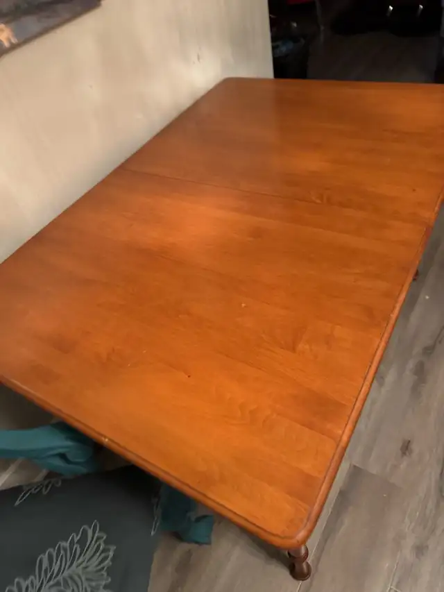 dining room table 