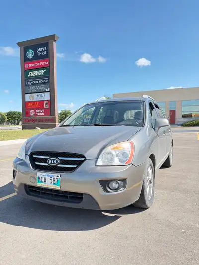 2012 Kia Rondo, EX 2.7L V6 7-seater In good condition No rust Automatic transmission Everything work...