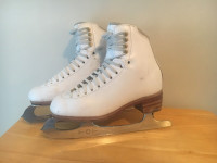 Jackson DJ4200 size 3 and 4 A width Skates