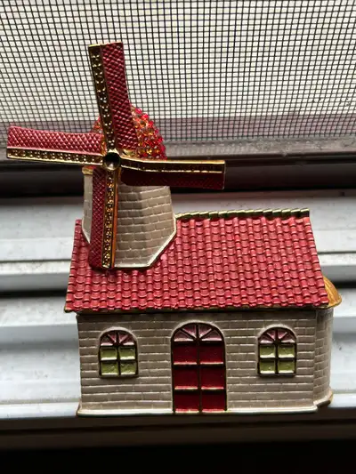 Windmill moving jewellery Rucinni pill box enamel trinket box enamel crystals pretty Donlands O'Conn...