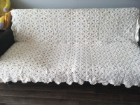 Vintage knitted tablecloth 180 /200 cm. Very good condition.