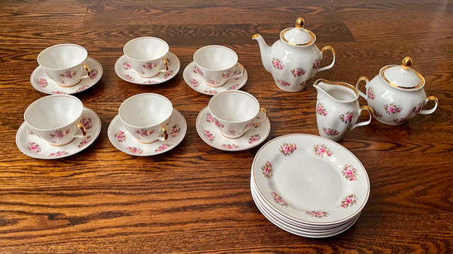 China Dishes Teacups, Teapot and Dessert Plate Set With Flowers in Arts & Collectibles in Oshawa / Durham Region