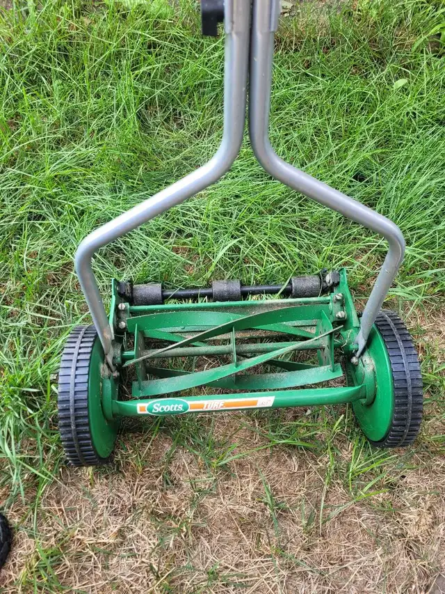 Scotts Reel. 14" in Lawnmowers & Leaf Blowers in Kitchener / Waterloo - Image 11
