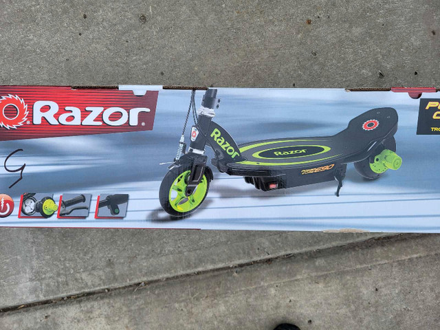 *** Razor Power Core E90 Electric Scooter- like New *** in eBike in Calgary - Image 2