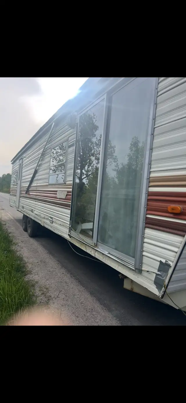 42’ tiny home camper trailer park model living bunkie farm in Other in Barrie - Image 3